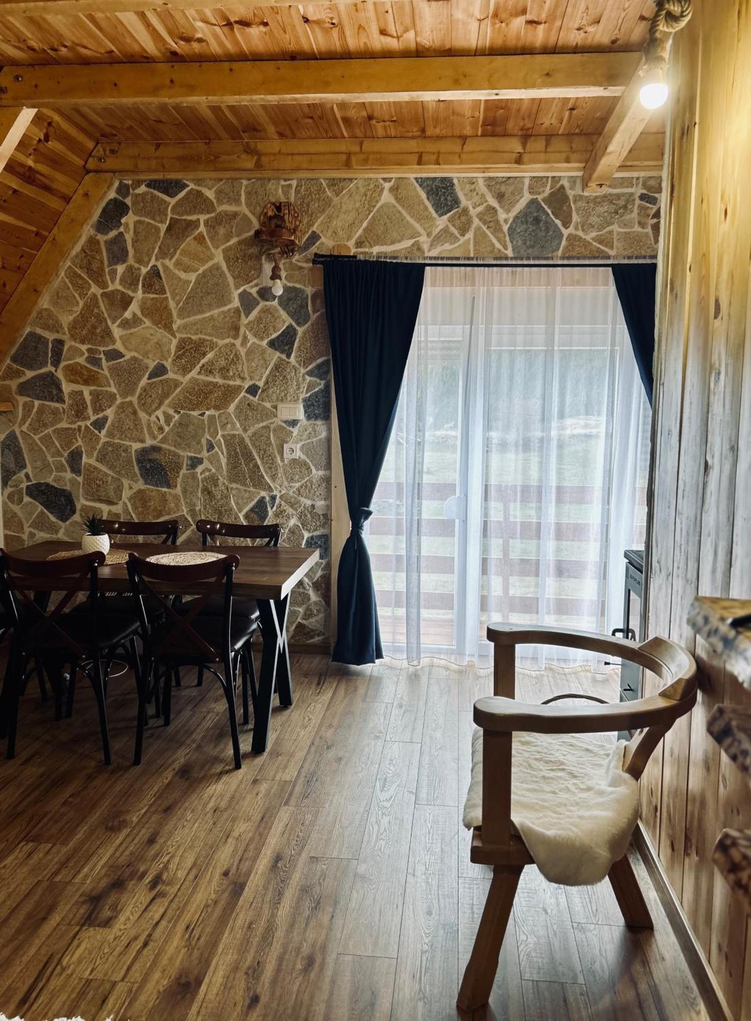 Nomad Lodge Zminica Жабляк Экстерьер фото