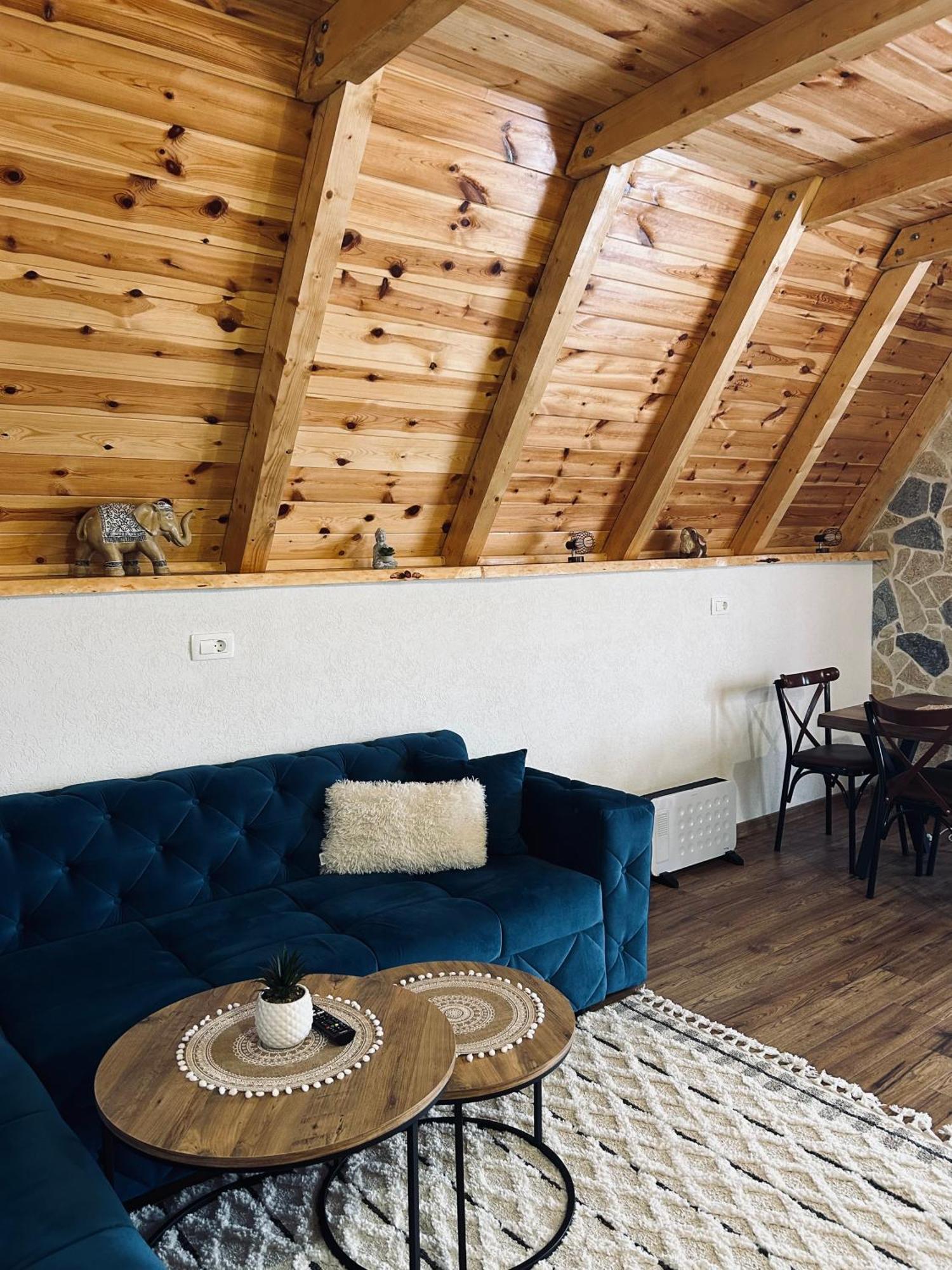Nomad Lodge Zminica Жабляк Экстерьер фото