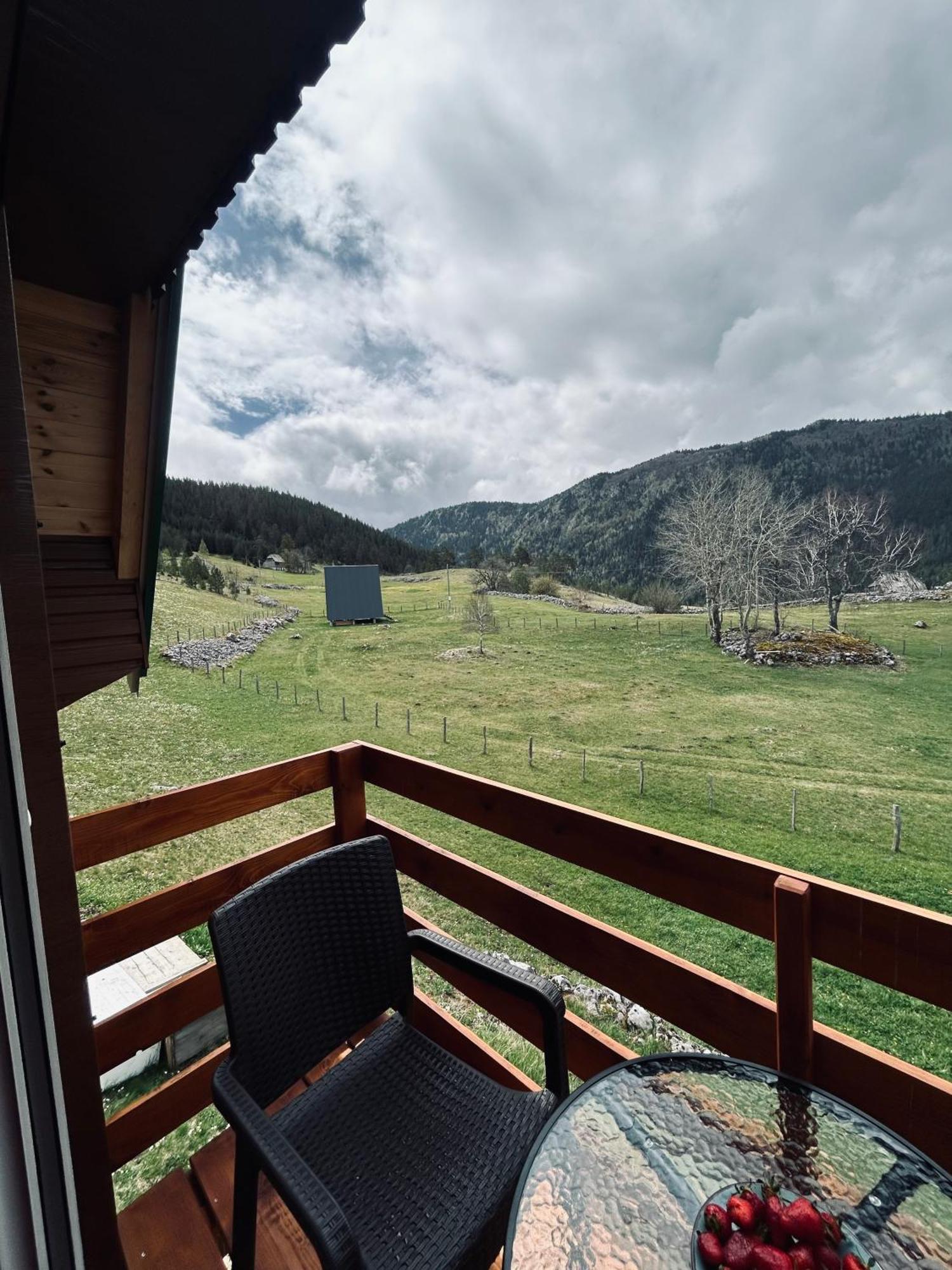 Nomad Lodge Zminica Жабляк Экстерьер фото